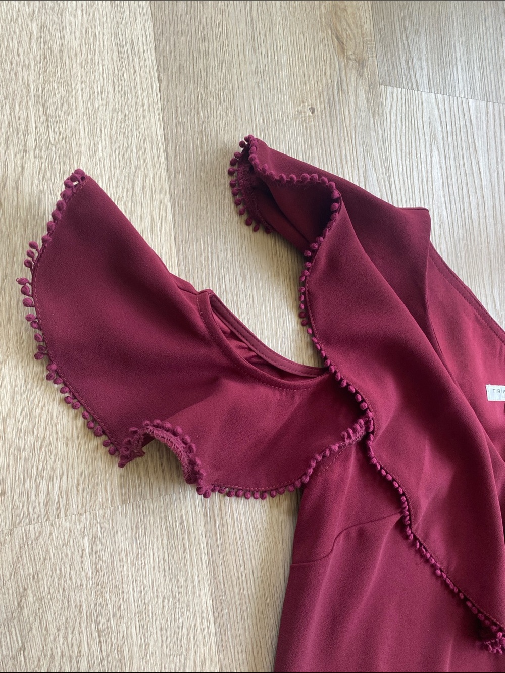Trina Turk Burgundy Ruffle Sleeve Cold Shoulder Blouse V-Neck Flutter Sleeve Top - Picture 5 of 10